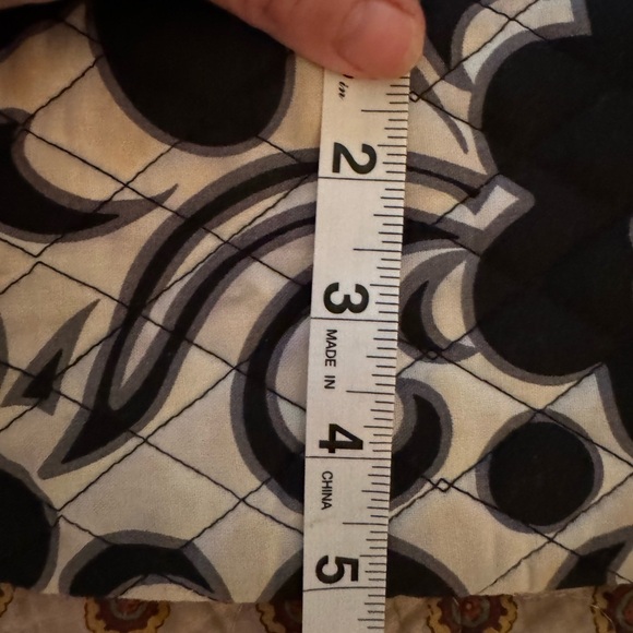 Vera Bradley Black White Boho Floral Side Pockets Drawstring Top Quilted Purse - Picture 12 of 14